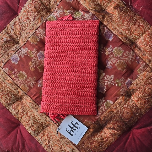 Red Steaw BTB clutch with white hearts (NWT) - Picture 2 of 4